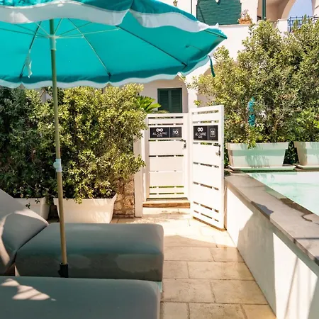 Al & Private Pool Bed & Breakfast 4*