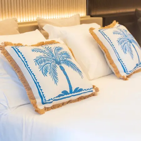 Al & Private Pool Bed & Breakfast