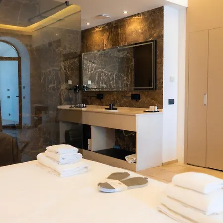 Al & Private Pool Bed & Breakfast 4*